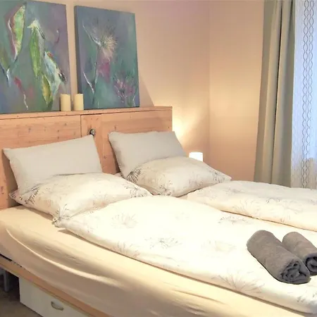 Mit Sauna, Garten & Schwimmteich Appartement