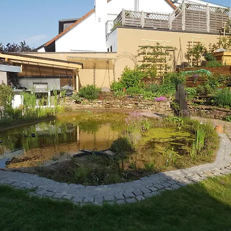 Apartment Mit Sauna, Garten & Schwimmteich